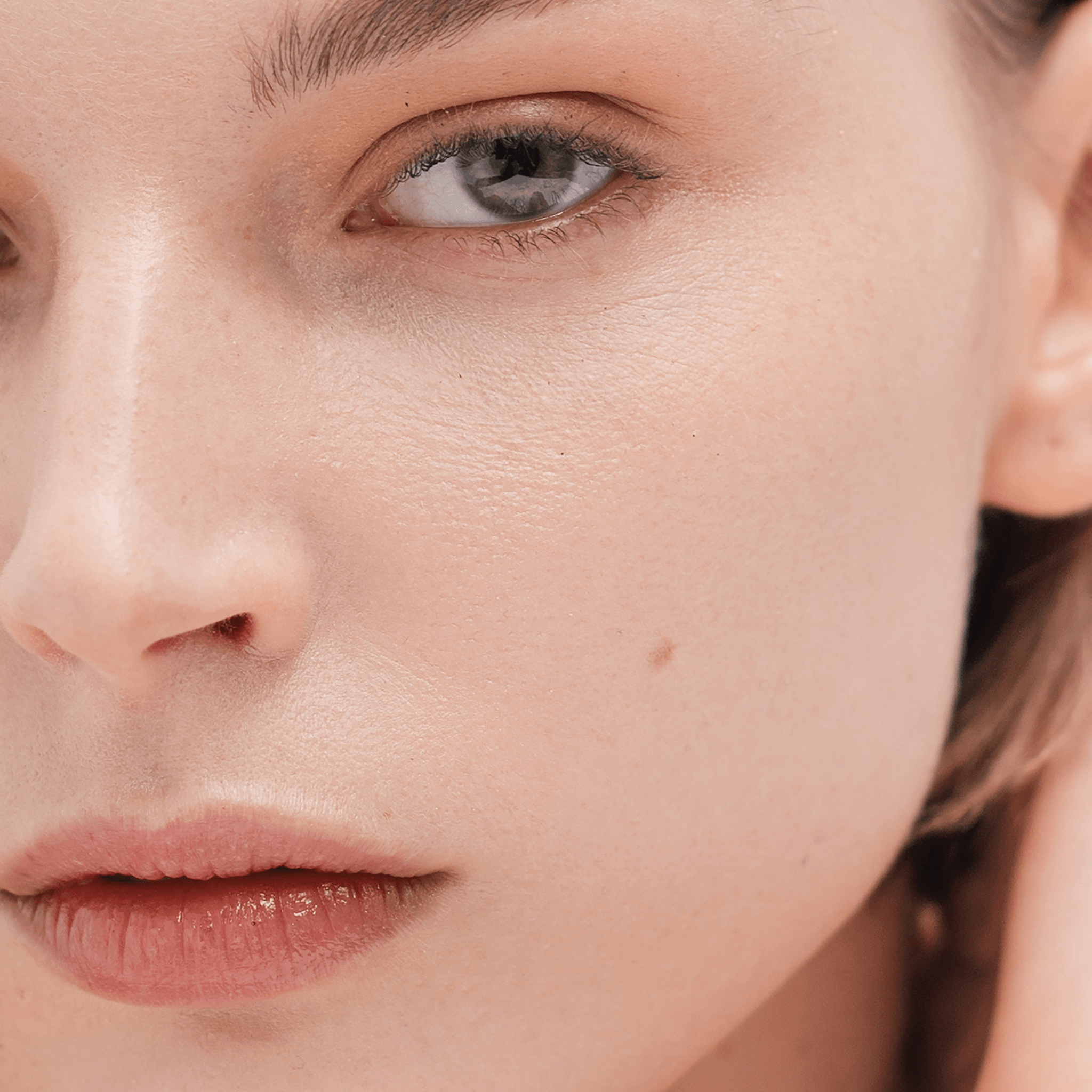 woman wearing AZRA Botanical Simplicity DAY & NIGHT CREAM Hydrating, Calming & Plumping the Skin with Squalene, Ceramide & Na - Hyaluronate